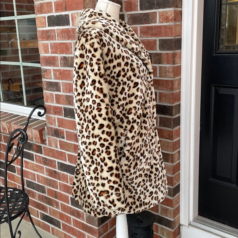 Tudor Court Faux‎ Fur Leopard Fuzzy Quilted Coat Size Large - Picture 3 of 9